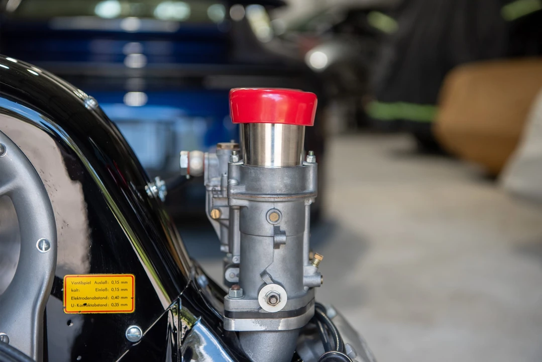 Parts & Memorabilia Engines - Image 24 of 31