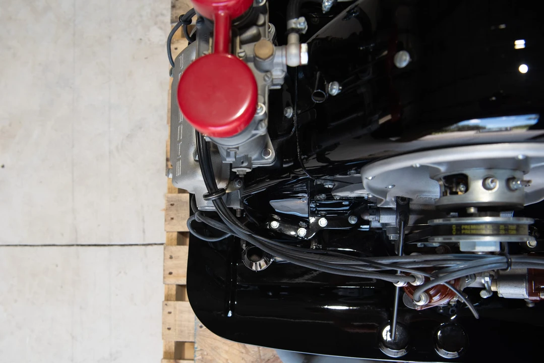 Parts & Memorabilia Engines - Image 10 of 31
