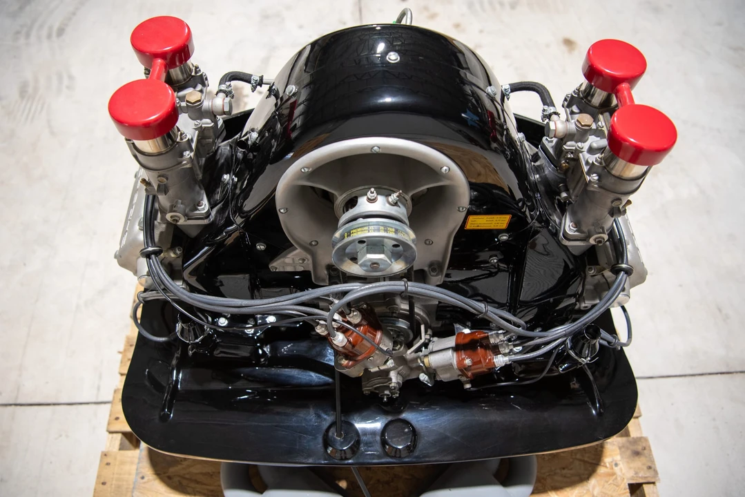 Parts & Memorabilia Engines - Image 6 of 31