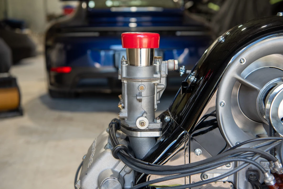 Parts & Memorabilia Engines - Image 23 of 31