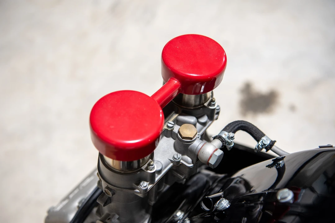Parts & Memorabilia Engines - Image 17 of 31