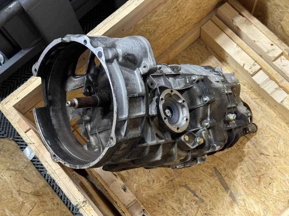 Parts & Memorabilia Gearboxes - Image 2 of 4