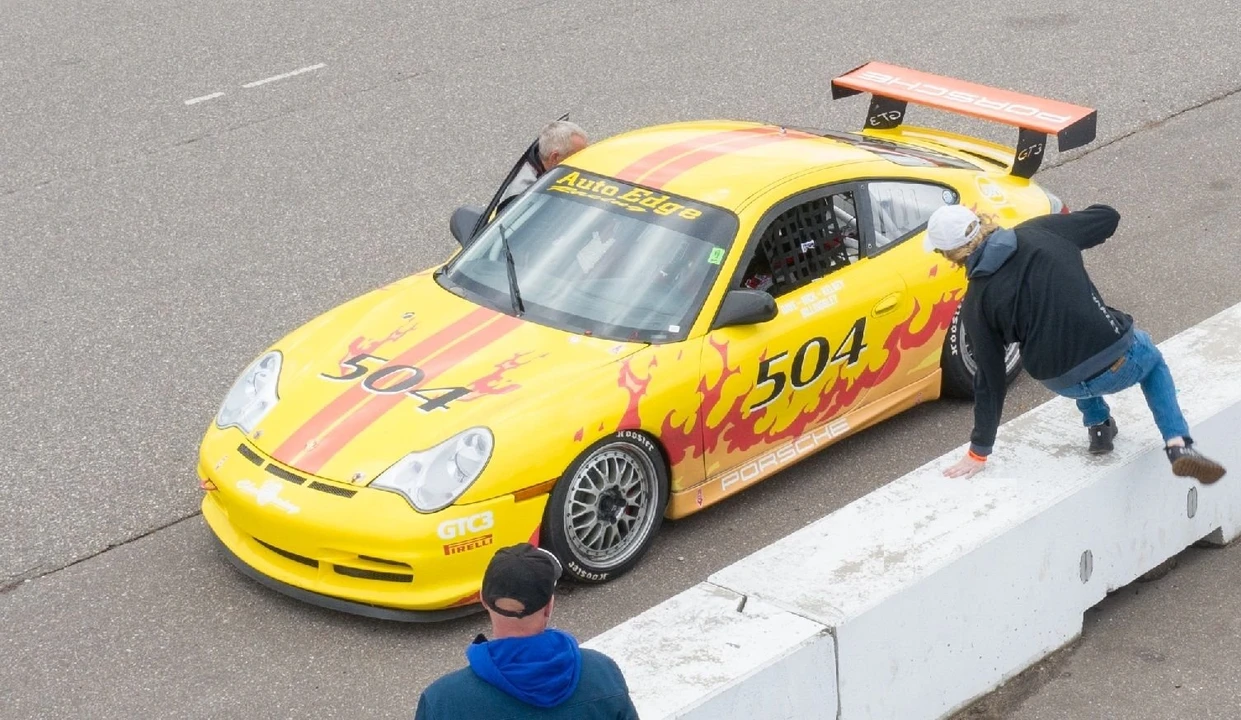 2003 Porsche 996 GT3 - Image 16 of 25