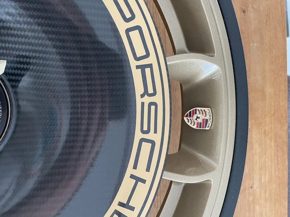 Porsche 911 - Image 6 of 18