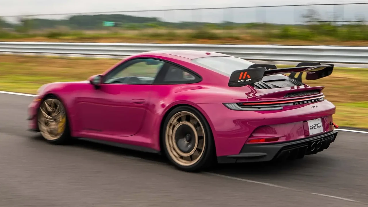 Porsche 911 - Image 16 of 18