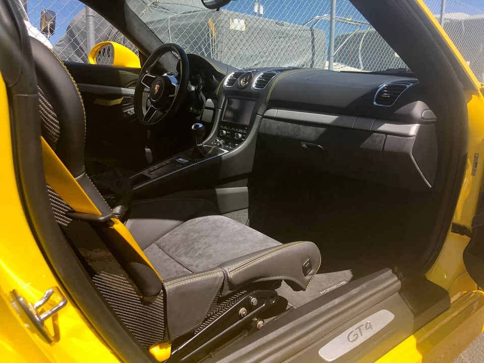 2016 Porsche 981 Cayman GT4 - Image 4 of 11