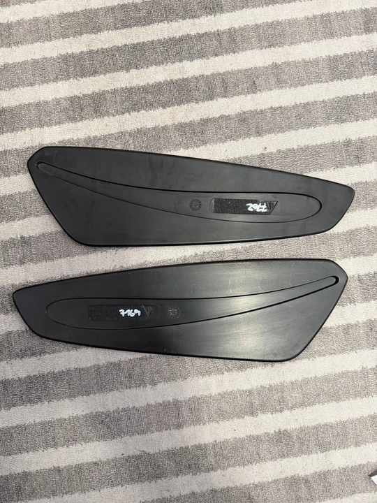2014 Parts & Memorabilia Bodywork - Image 2 of 5