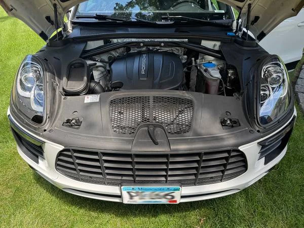 2017 Porsche Macan - Image 6 of 8