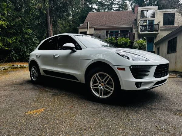 2017 Porsche Macan - Image 2 of 10