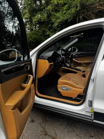 2017 Porsche Macan - Image 4 of 10