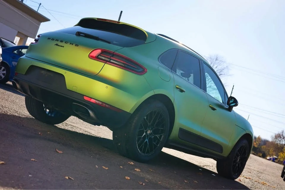 2017 Porsche Macan - Image 4 of 10