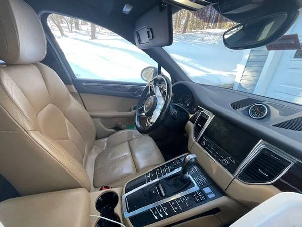 2017 Porsche Macan - Image 6 of 6