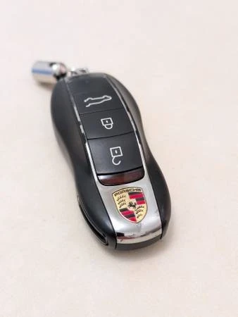 2018 Porsche Macan - Image 16 of 16
