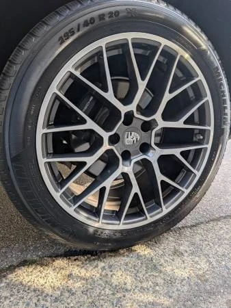 2018 Porsche Macan - Image 15 of 16