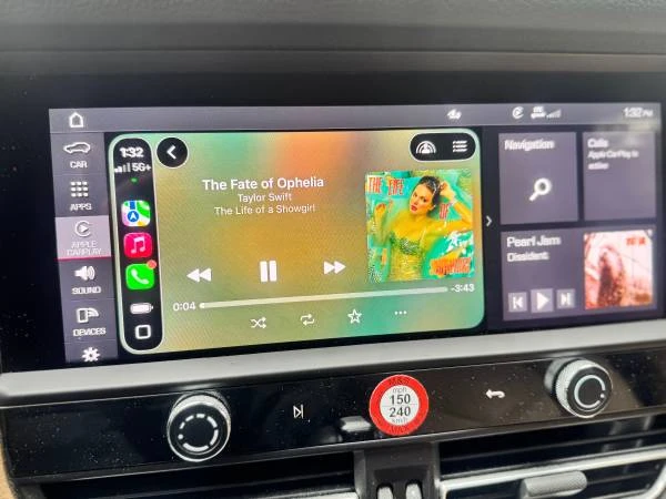 2022 Porsche Macan - Image 7 of 15