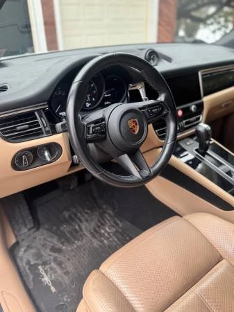 2022 Porsche Macan - Image 11 of 15