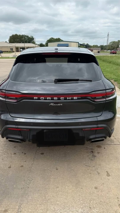 2022 Porsche Macan - Image 3 of 10