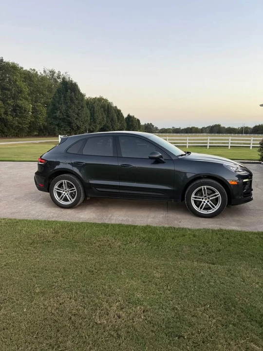 2022 Porsche Macan - Image 4 of 10
