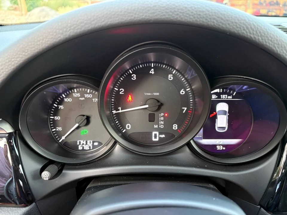 2023 Porsche Macan T - Image 2 of 7