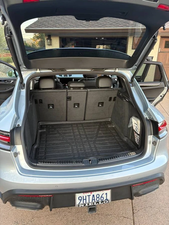 2023 Porsche Macan T - Image 4 of 7