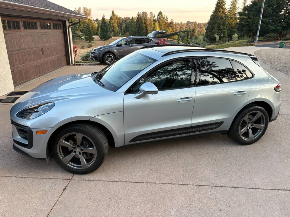 2023 Porsche Macan T - Image 5 of 7