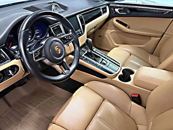 2017 Porsche Macan - Image 3 of 4