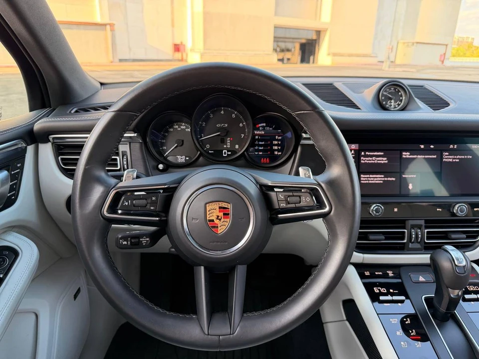 2024 Porsche Macan GTS - Image 16 of 24