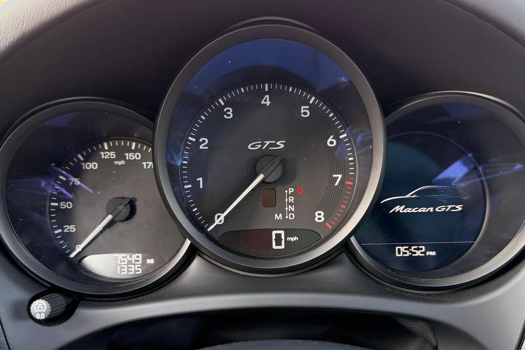 2024 Porsche Macan GTS - Image 12 of 24