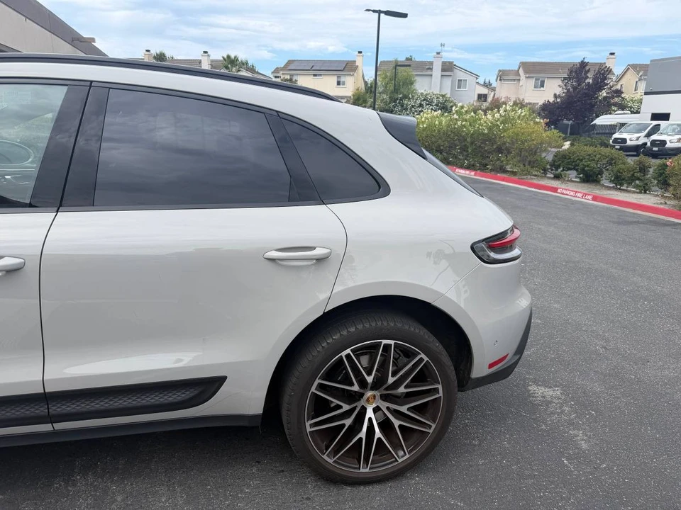 2022 Porsche Macan - Image 6 of 19