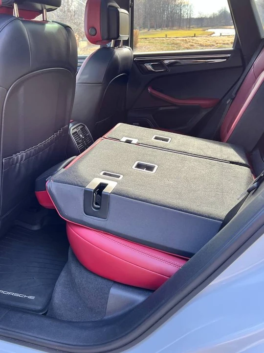 2022 Porsche Macan - Image 16 of 24