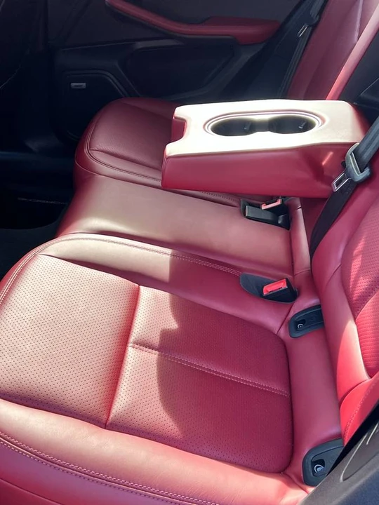 2022 Porsche Macan - Image 18 of 24