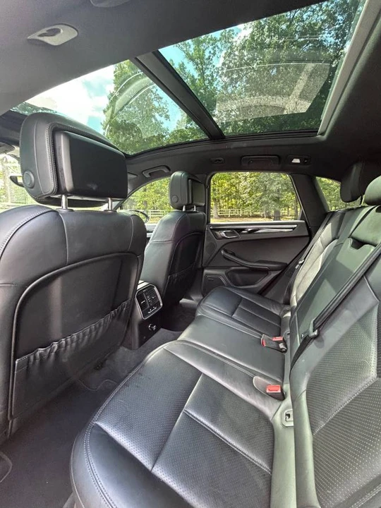 2015 Porsche Macan S - Image 13 of 24