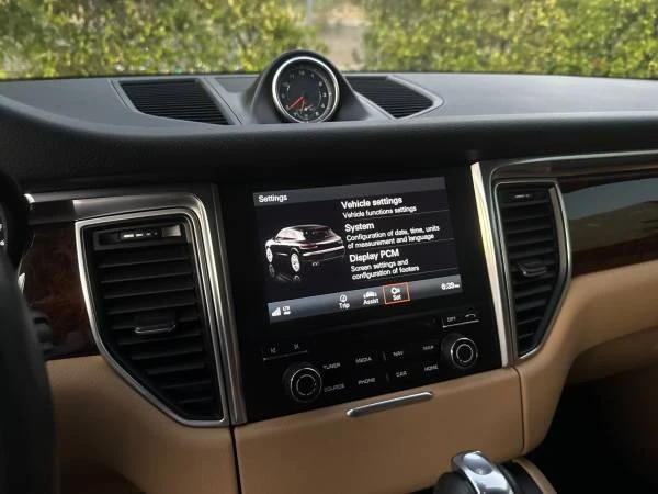 2018 Porsche Macan S - Image 15 of 21