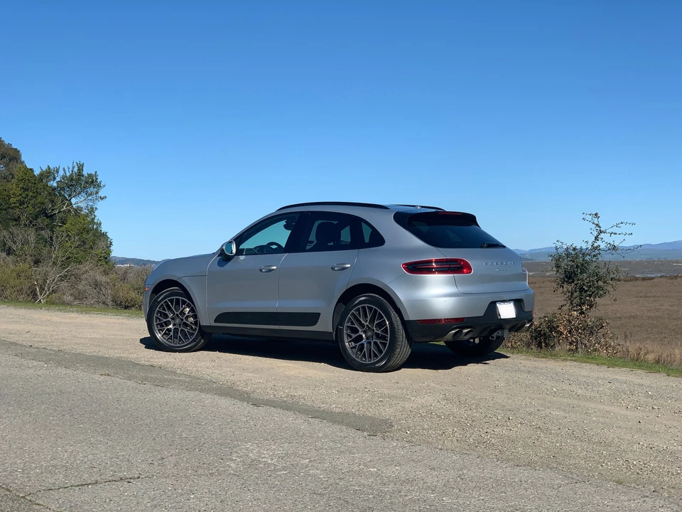2018 Porsche Macan S - Image 2 of 3