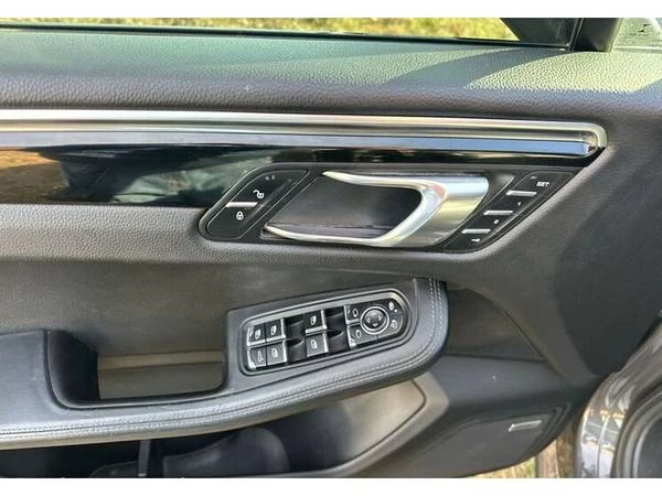 2016 Porsche Macan S - Image 8 of 21