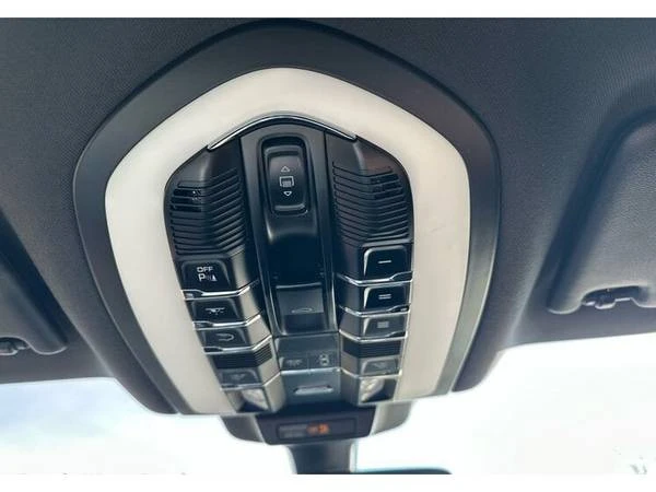 2016 Porsche Macan S - Image 18 of 21