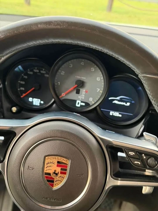 Porsche Macan S - Image 2 of 10