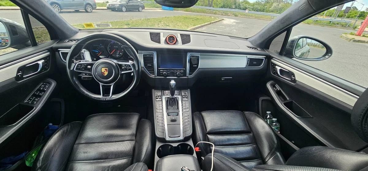 2016 Porsche Macan Turbo - Image 20 of 24
