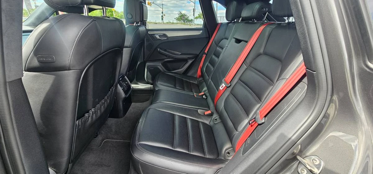 2016 Porsche Macan Turbo - Image 19 of 24
