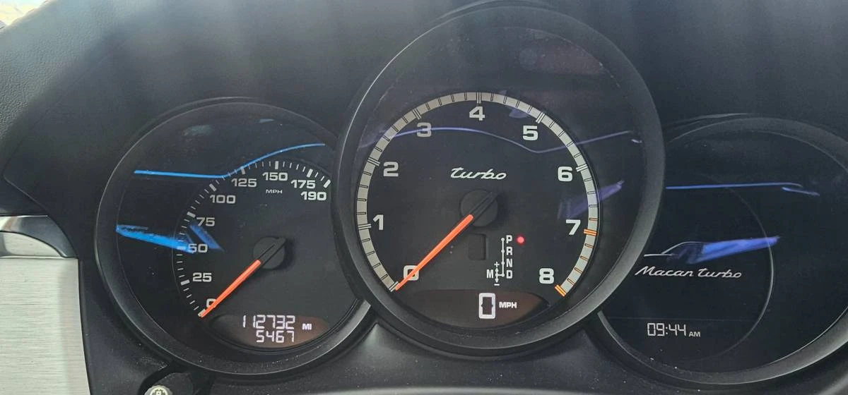2016 Porsche Macan Turbo - Image 13 of 24