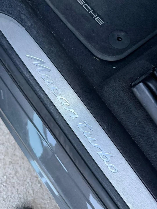 2016 Porsche Macan Turbo - Image 11 of 18