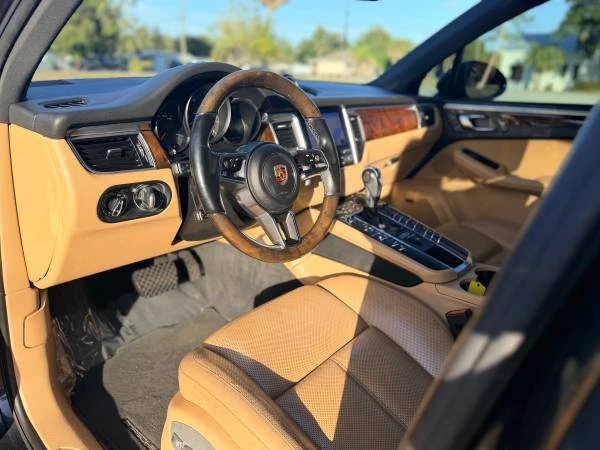 2017 Porsche Macan Turbo - Image 11 of 16