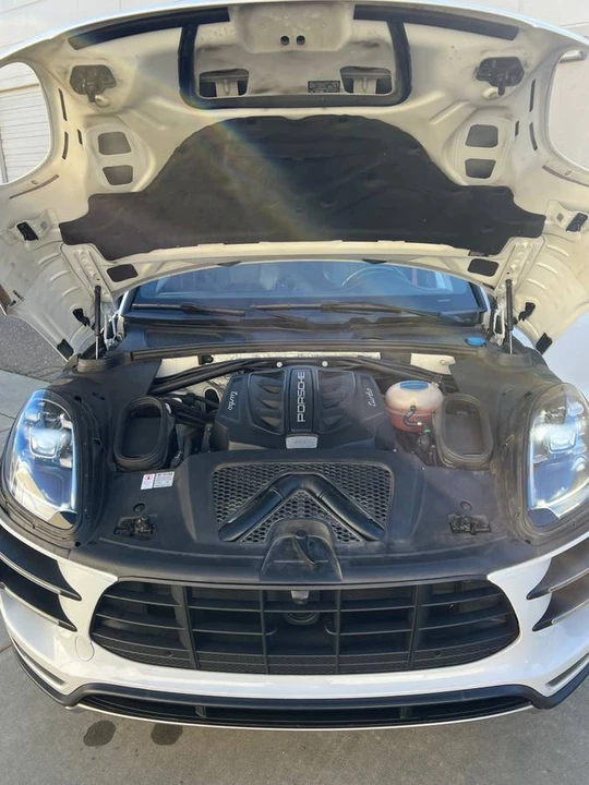 2017 Porsche Macan Turbo - Image 16 of 18