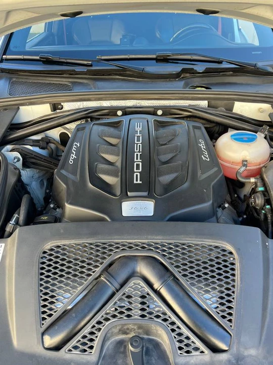 2017 Porsche Macan Turbo - Image 15 of 18