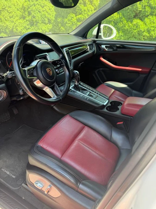 2018 Porsche Macan - Image 4 of 6