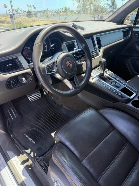 2015 Porsche Macan Turbo - Image 7 of 10