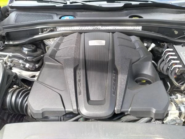 2019 Porsche Macan S - Image 11 of 16