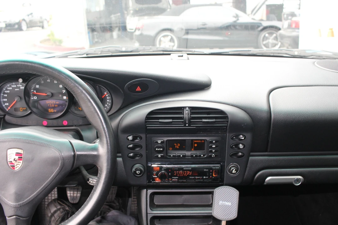 2002 Porsche 996 Carrera - Image 9 of 10