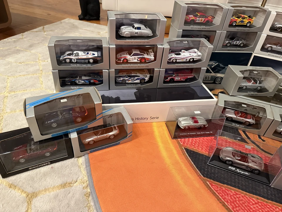 Parts & Memorabilia Scale Models - Image 14 of 24