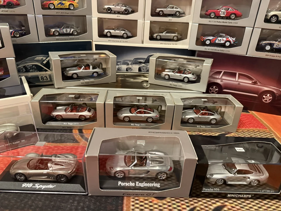 Parts & Memorabilia Scale Models - Image 3 of 24